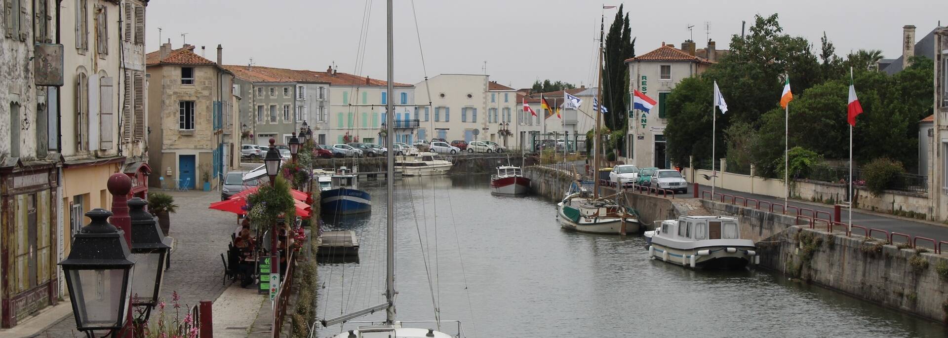 Les quais du port de Marans en Charente-Maritime - ©P.Migaud / FDHPA17