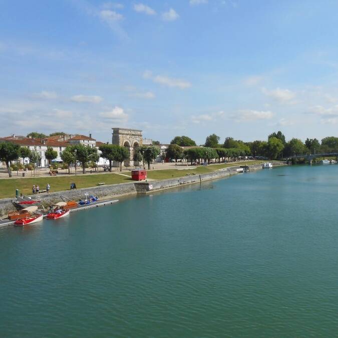 Les bords de Charente à Saintes / ©V.Baumard / FDHPA 17