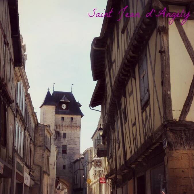 Le cœur médiéval de Saint-Jean-d'Angély / © P.Migaud / FDHPA 17