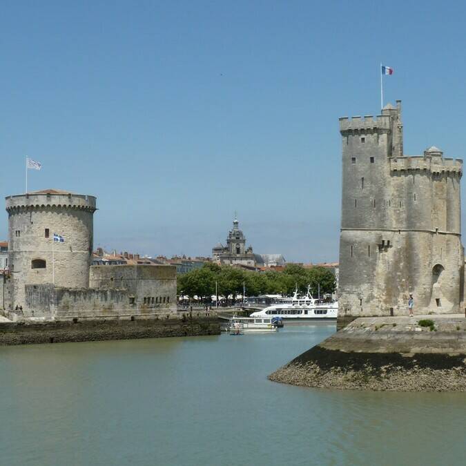 Les célèbres tours de La Rochelle / ©P.Migaud / FDHPA 17